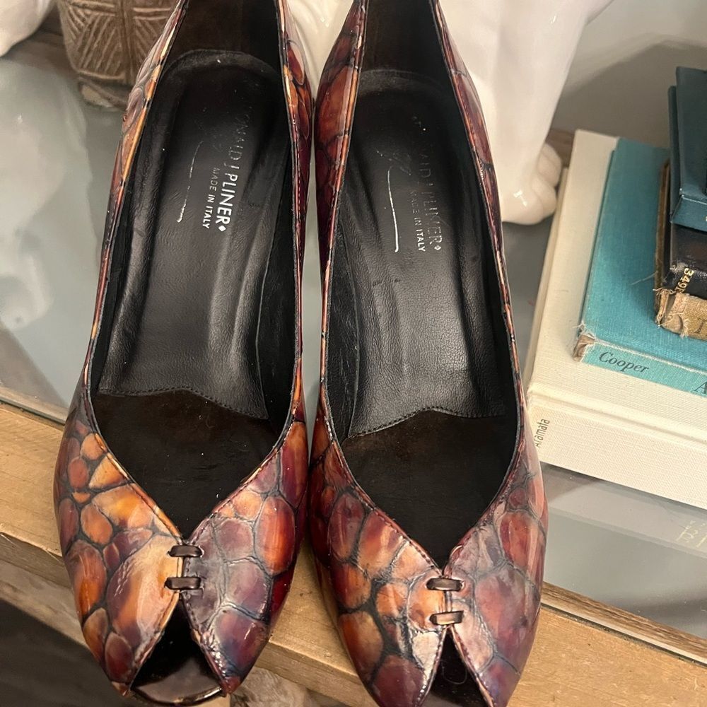 Donald J. Pliner Women's Patterned Peep Toe Heels - Brown and Black mosiac. 9.